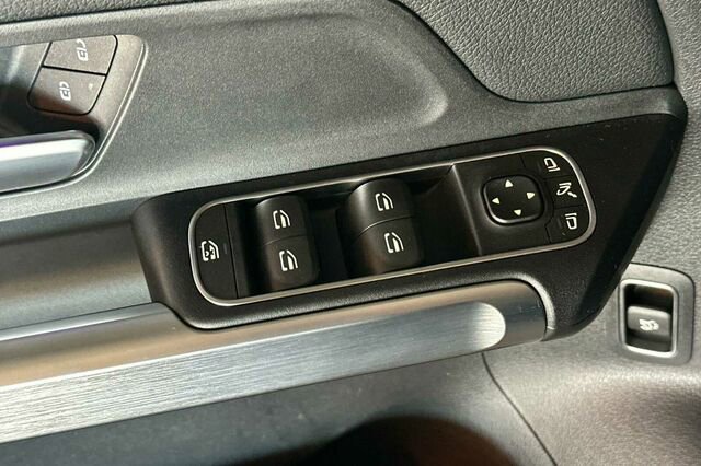 Certified 2022 Mercedes-Benz EQB 350 4MATIC image 12