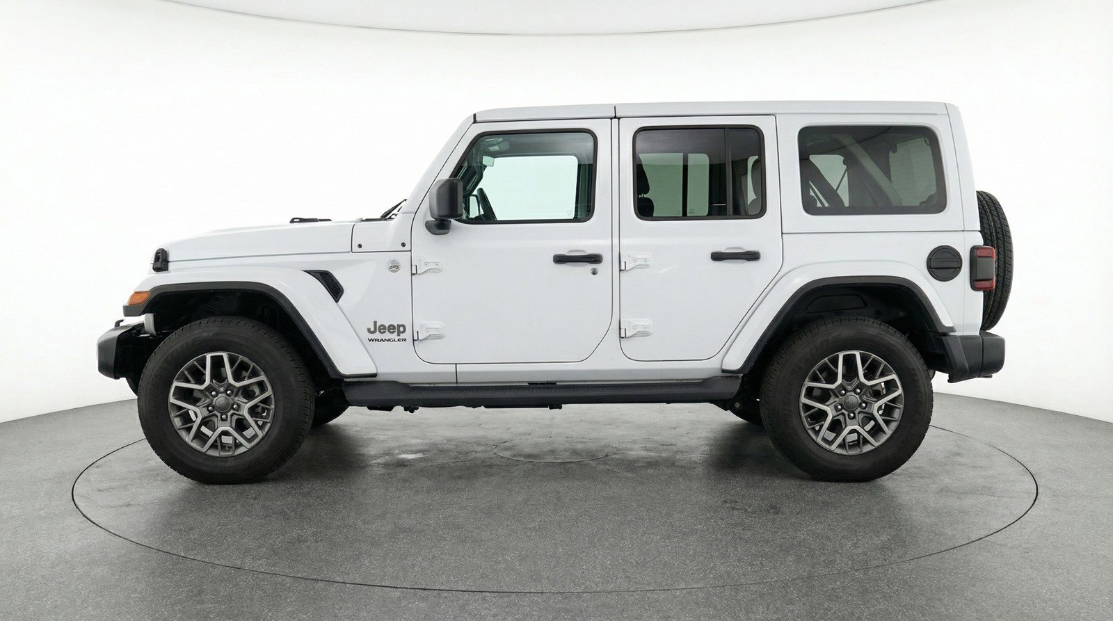 Used 2025 Jeep Wrangler Sahara AWD/4WD image 5
