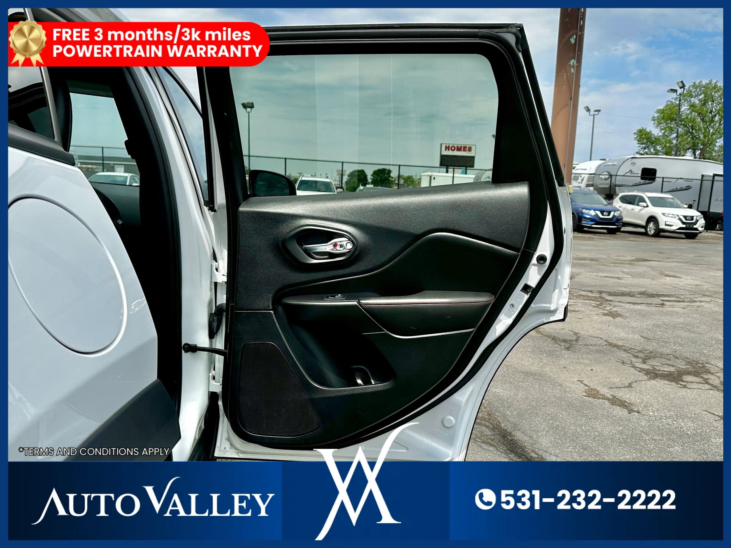 Used 2021 Jeep Cherokee Trailhawk image 23