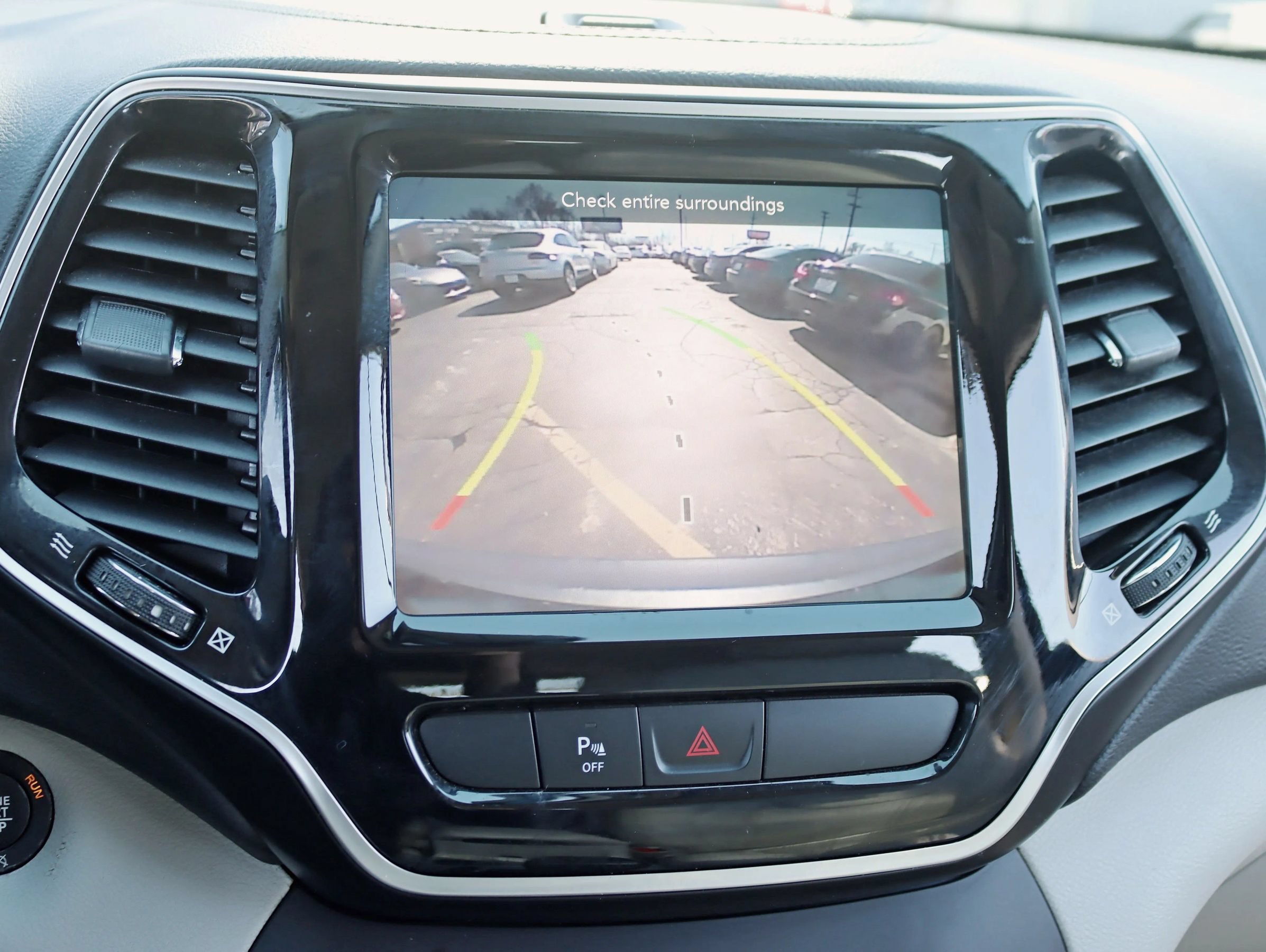 Used 2019 Jeep Cherokee Limited AWD/4WD image 21