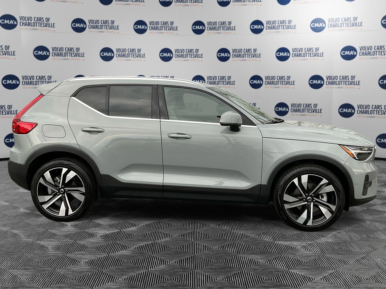 Certified 2025 Volvo XC40 B5 Plus image 6