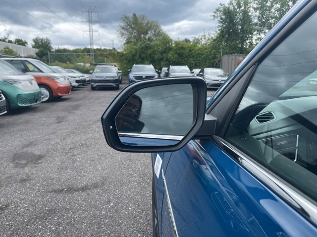 New 2025 Volkswagen Atlas Cross Sport SE image 8