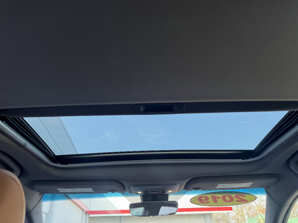 Used 2019 Toyota Avalon Limited FWD image 24
