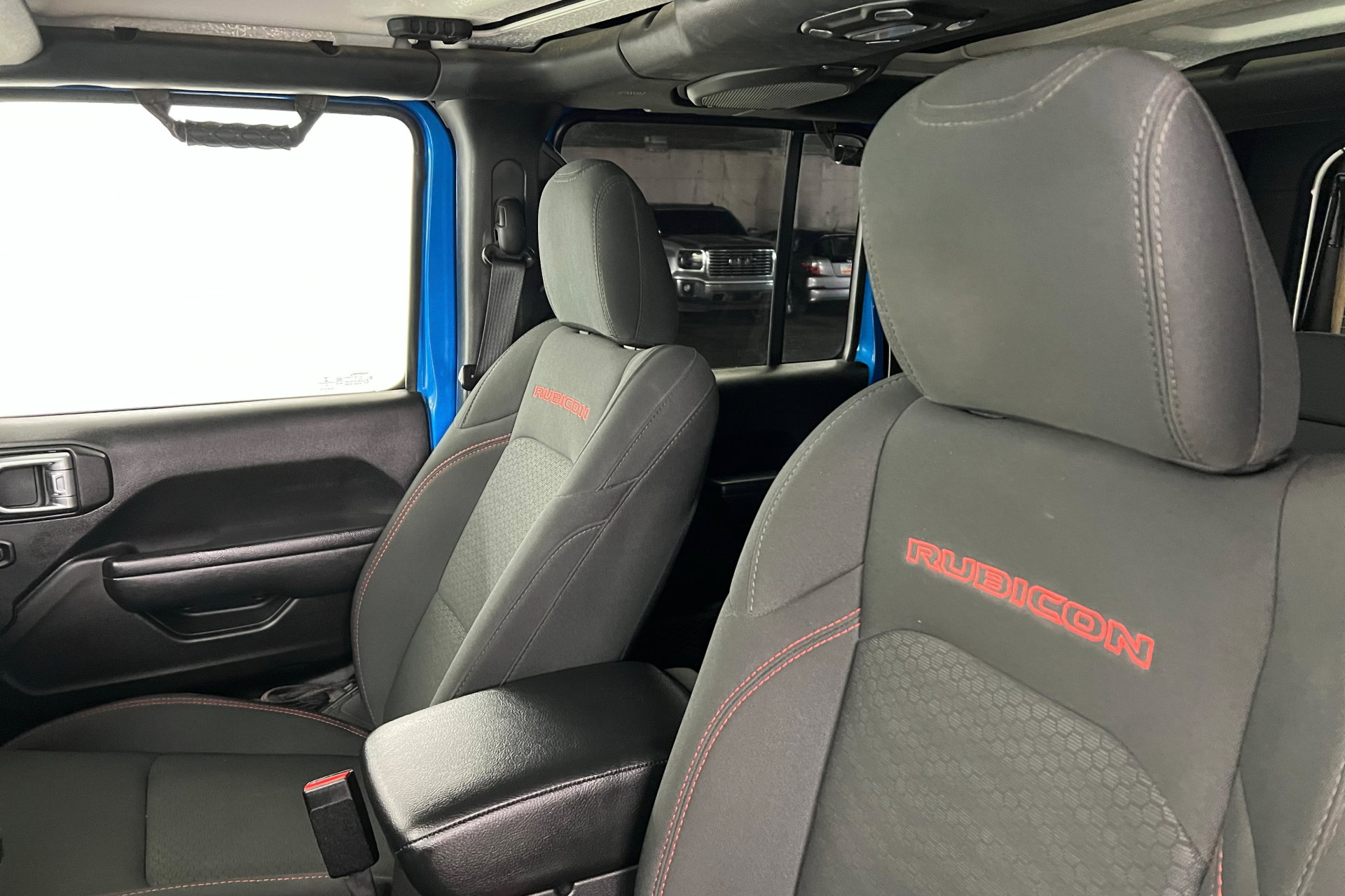 Used 2022 Jeep Wrangler Unlimited Rubicon w/ LED Lighting Group AWD/4WD image 17