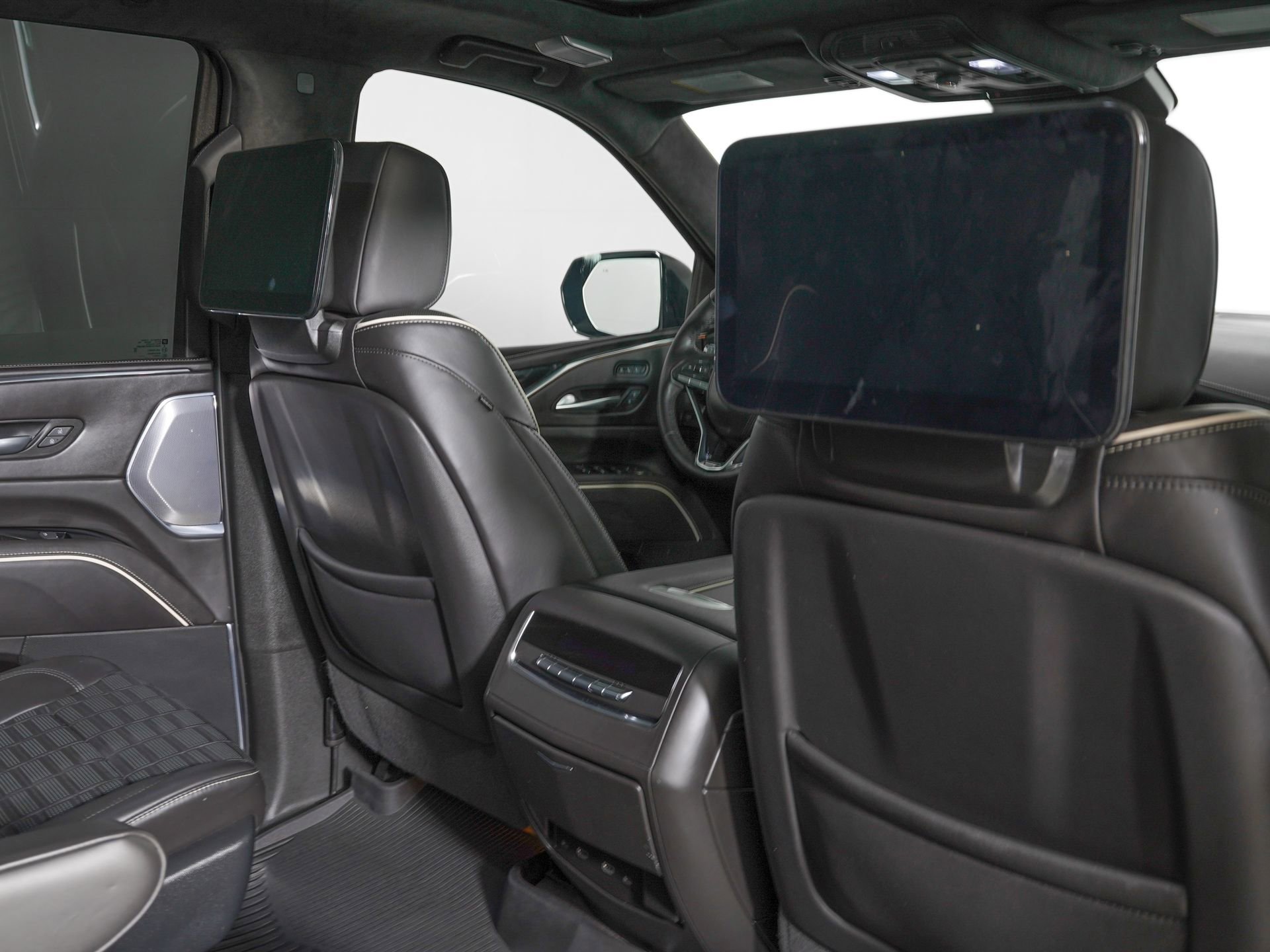 Used 2023 Cadillac Escalade V w/ LPO, ONYX Package AWD/4WD image 10