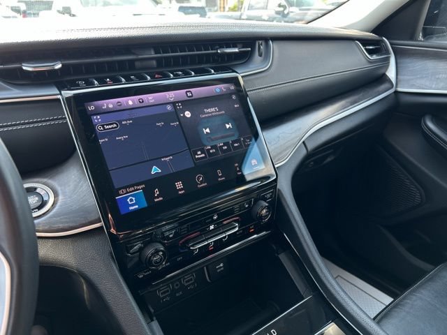 Used 2023 Jeep Grand Cherokee L Limited AWD/4WD image 42