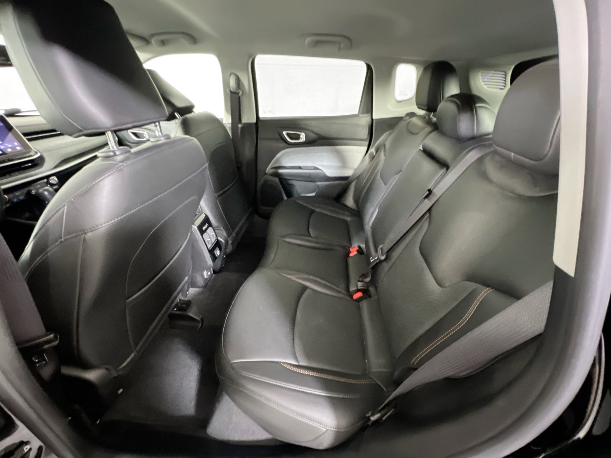 Used 2022 Jeep Compass Latitude AWD/4WD image 22