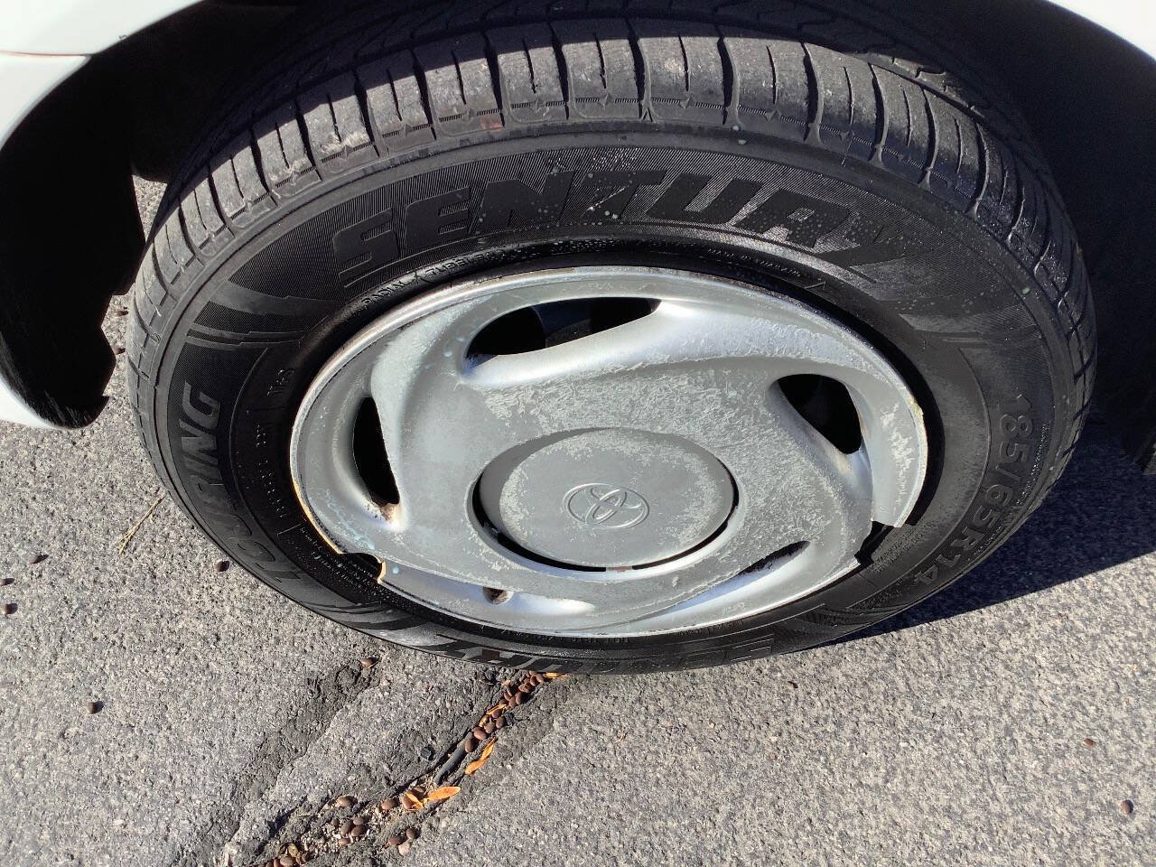 Used 2000 Toyota Corolla VE FWD image 18