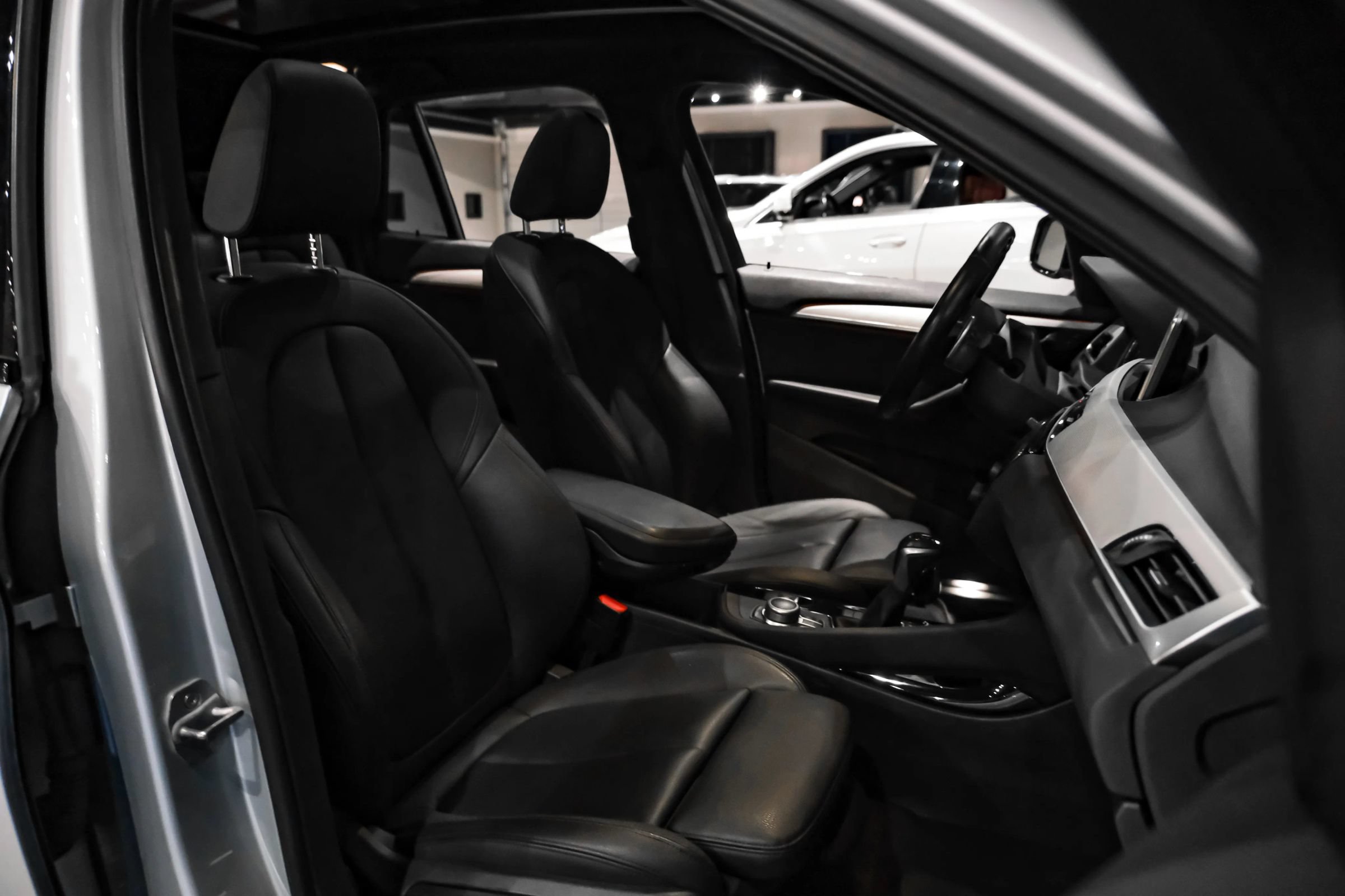 Used 2019 BMW X1 sDrive28i w/ M Sport Package FWD image 29