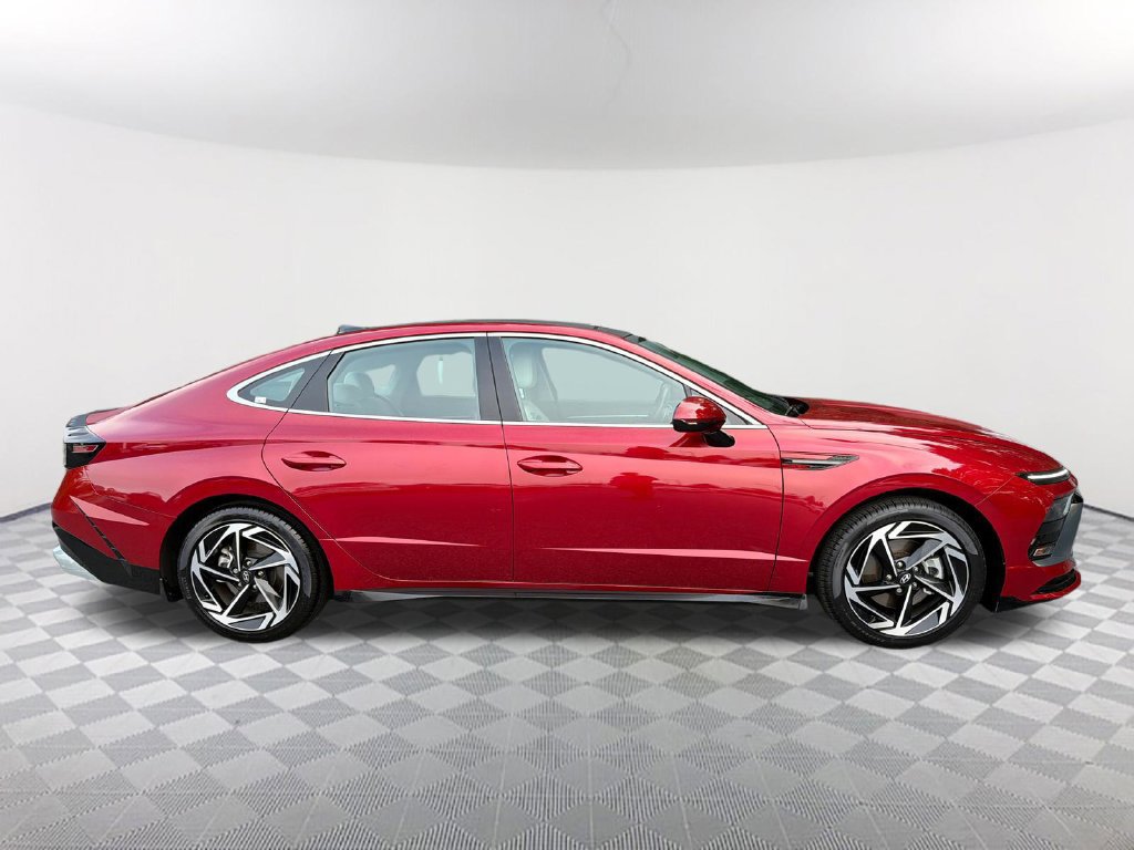 Used 2025 Hyundai Sonata SEL FWD image 4