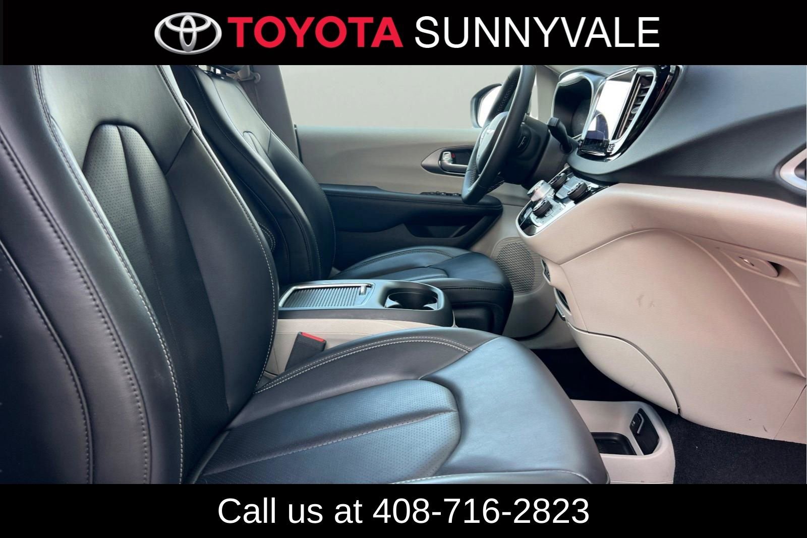 Used 2023 Chrysler Pacifica Touring-L image 21