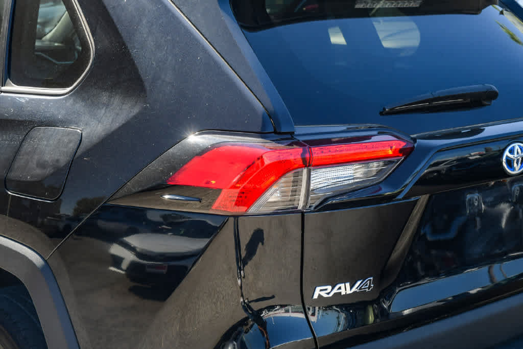 Certified 2023 Toyota RAV4 XLE AWD/4WD image 6