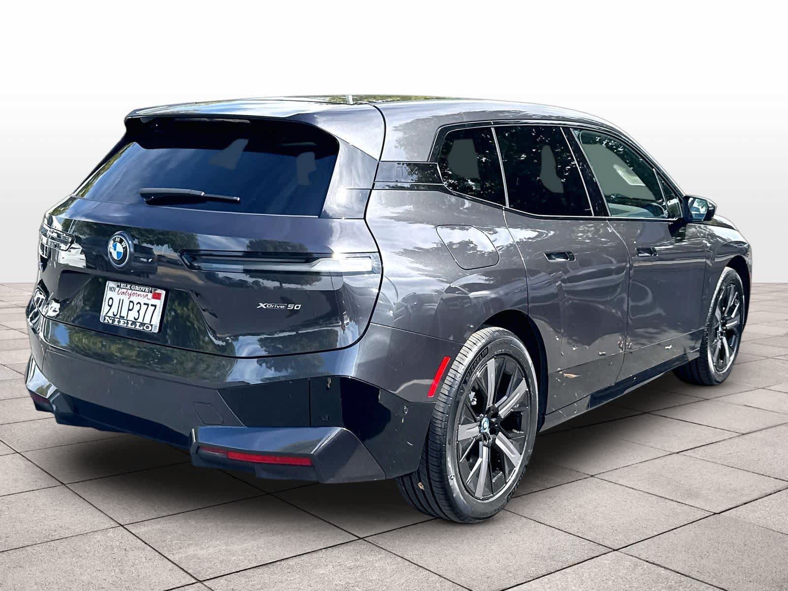 Used 2024 BMW iX xDrive50 w/ Sport Package AWD/4WD image 9
