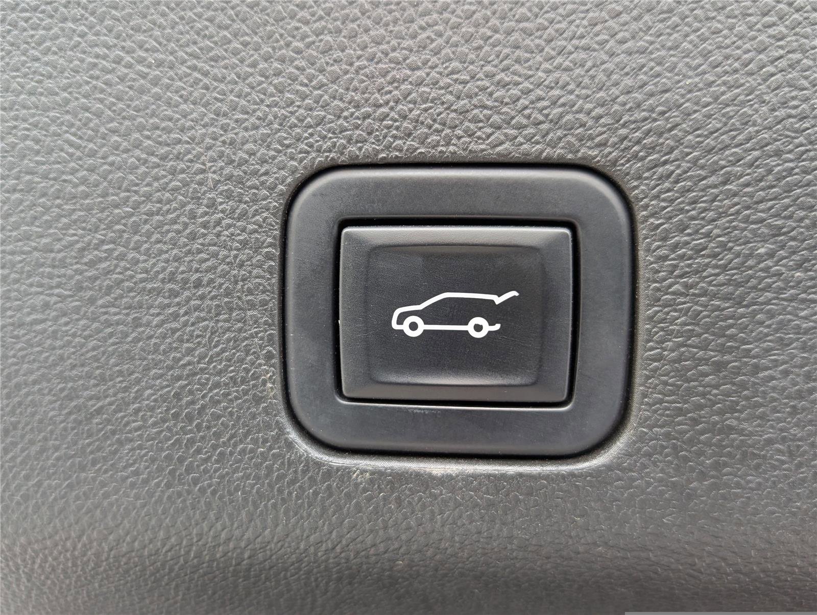 Used 2022 Chevrolet Tahoe LT image 14