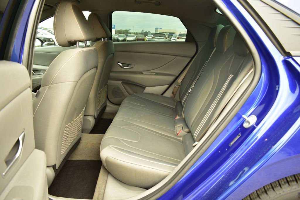 Used 2022 Hyundai Elantra SEL FWD image 16