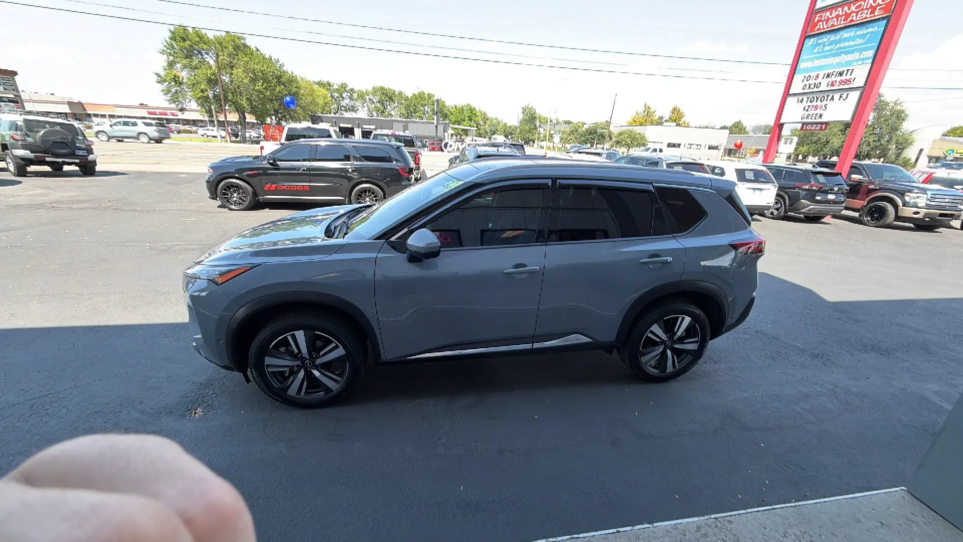 Used 2023 Nissan Rogue SL w/ SL Premium Package AWD/4WD image 3