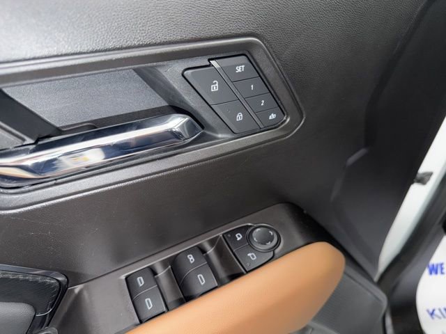 Used 2025 GMC Canyon AT4 w/ Technology Plus Package image 11