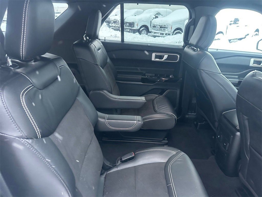 Used 2022 Ford Explorer ST image 18