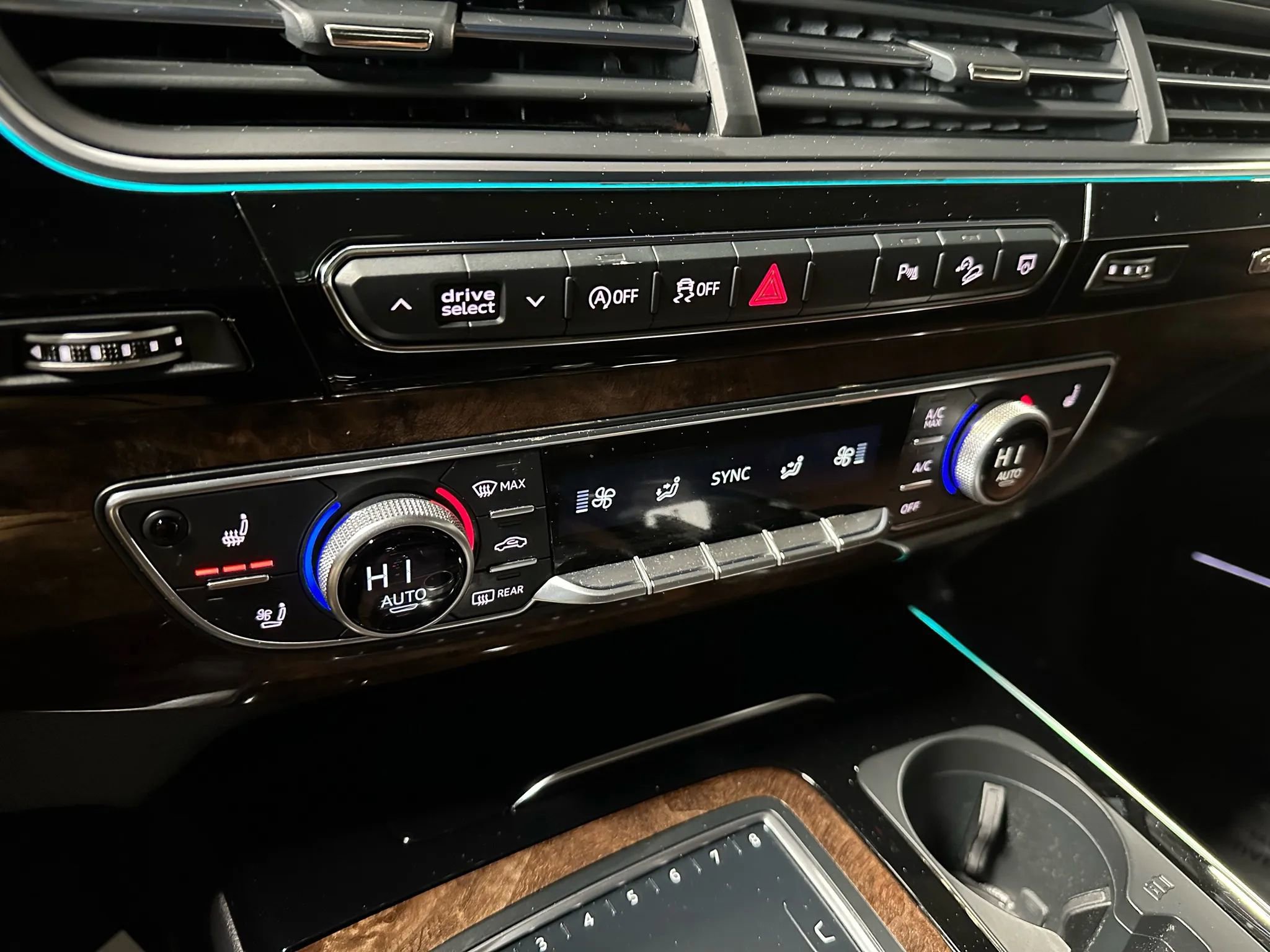 Used 2018 Audi Q7 3.0T Prestige w/ Prestige Package image 24