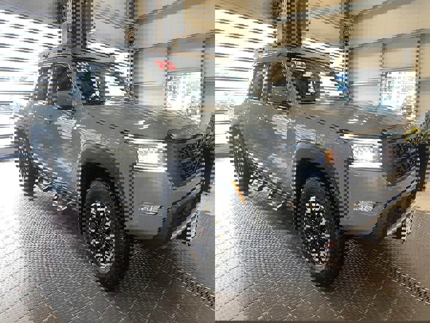 Used 2023 Nissan Frontier PRO-4X w/ Technology Package image 1