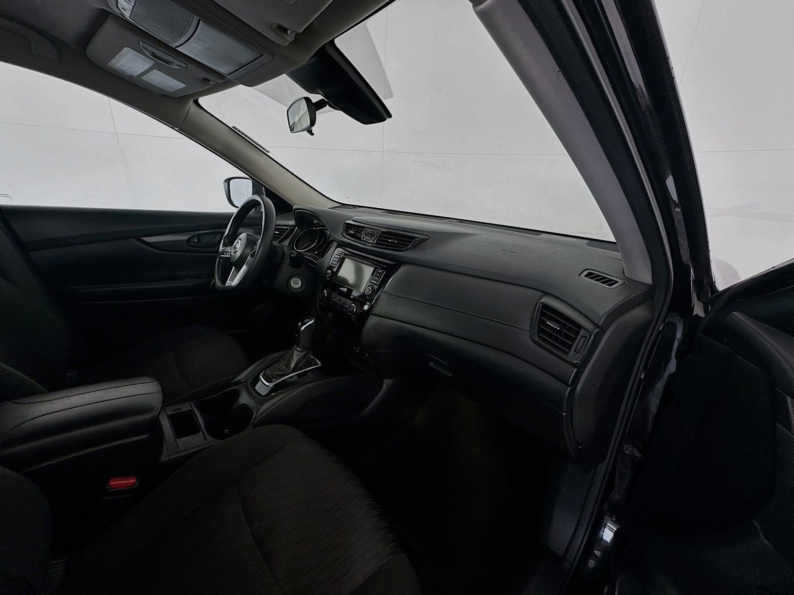 Used 2020 Nissan Rogue S AWD/4WD image 26