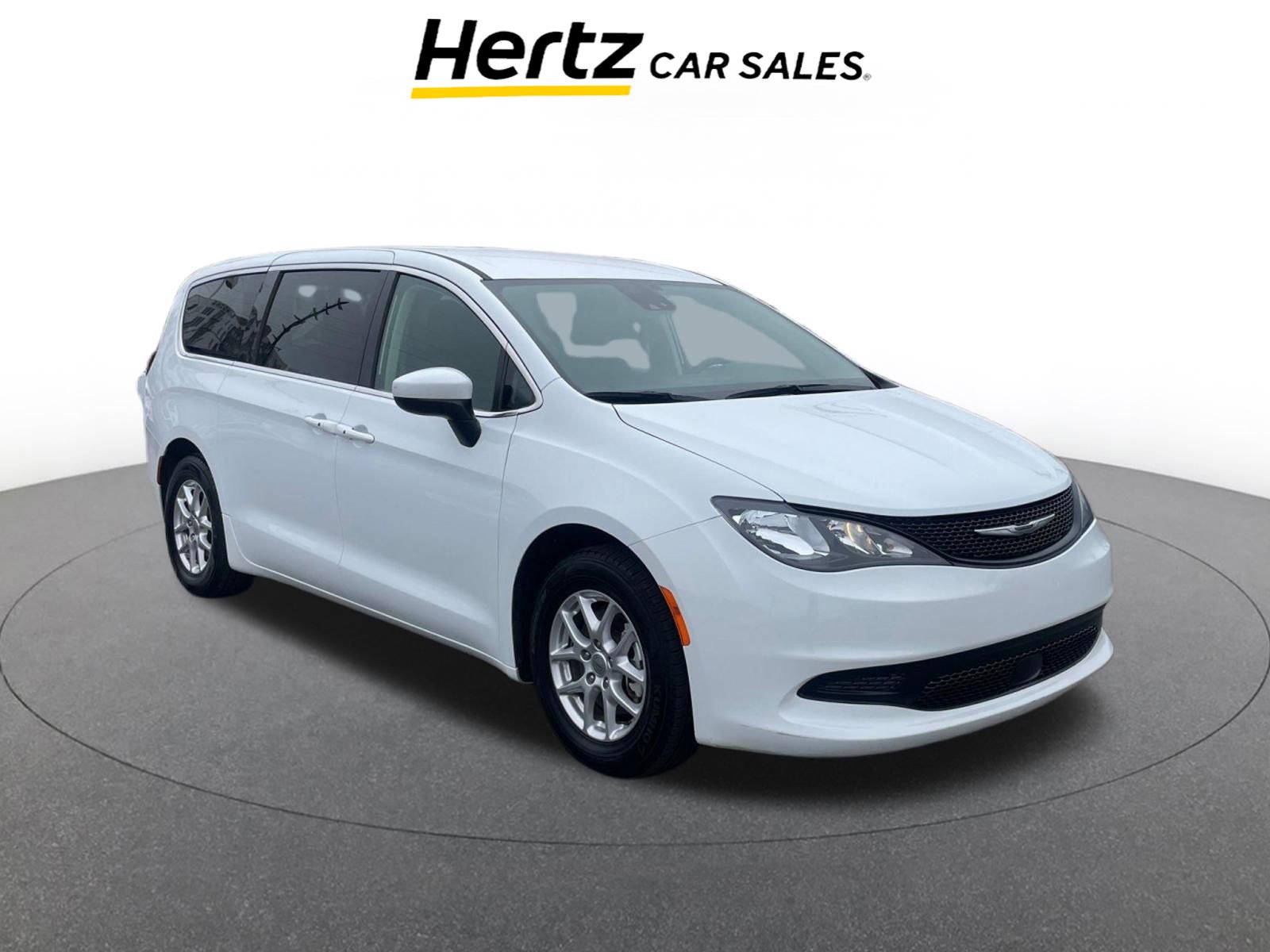 Used 2023 Chrysler Voyager LX image 1