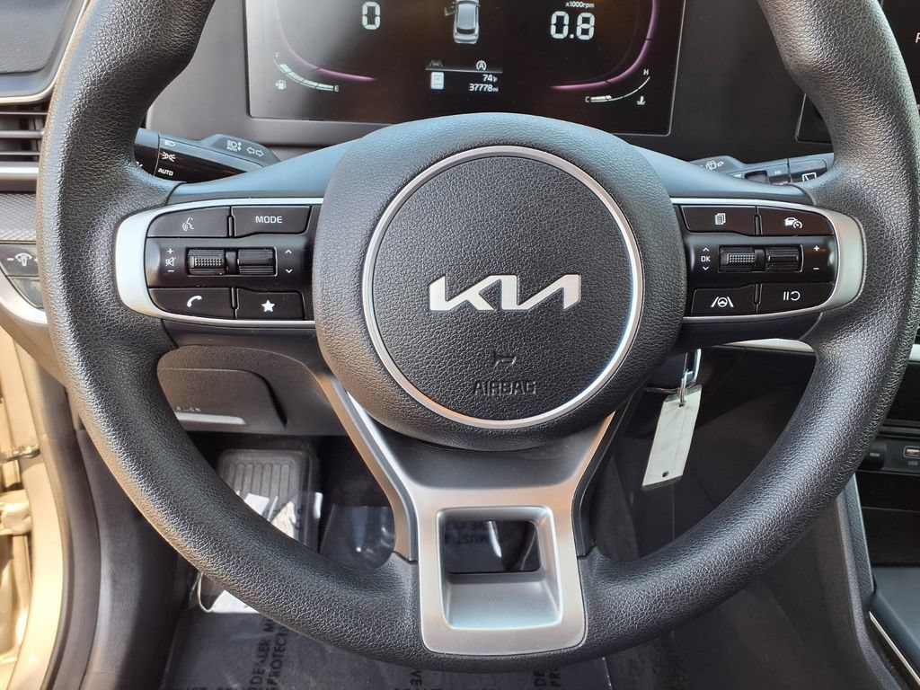 Used 2025 Kia Sportage LX FWD image 18