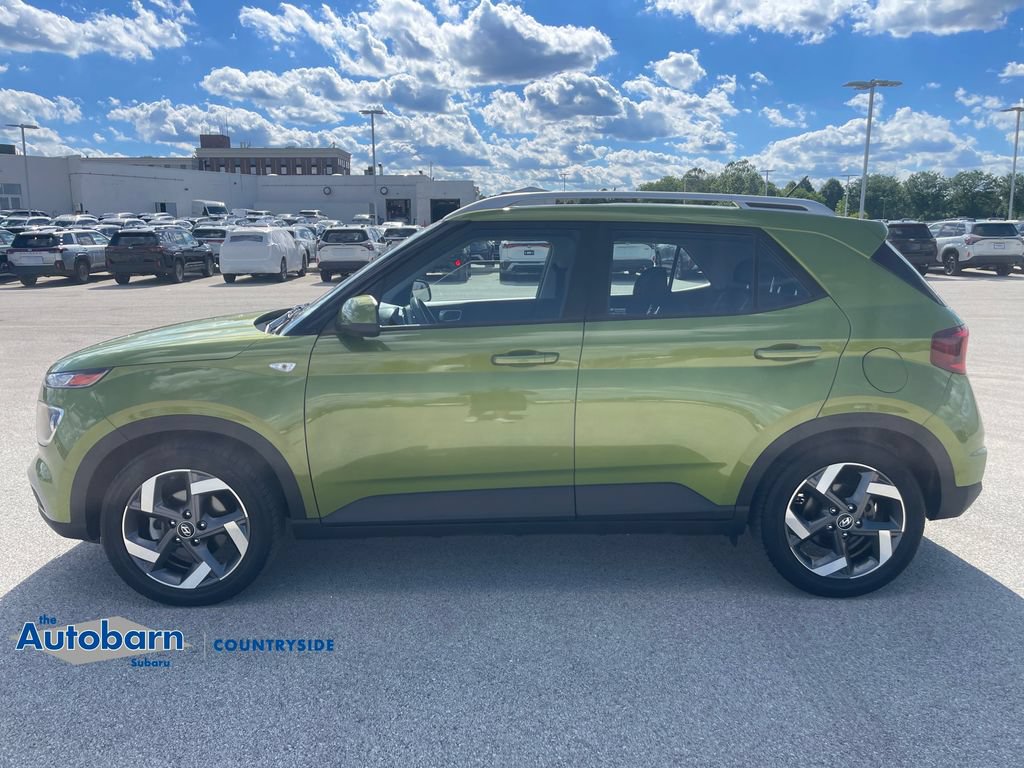 Used 2023 Hyundai Venue SEL w/ Cargo Package FWD image 2