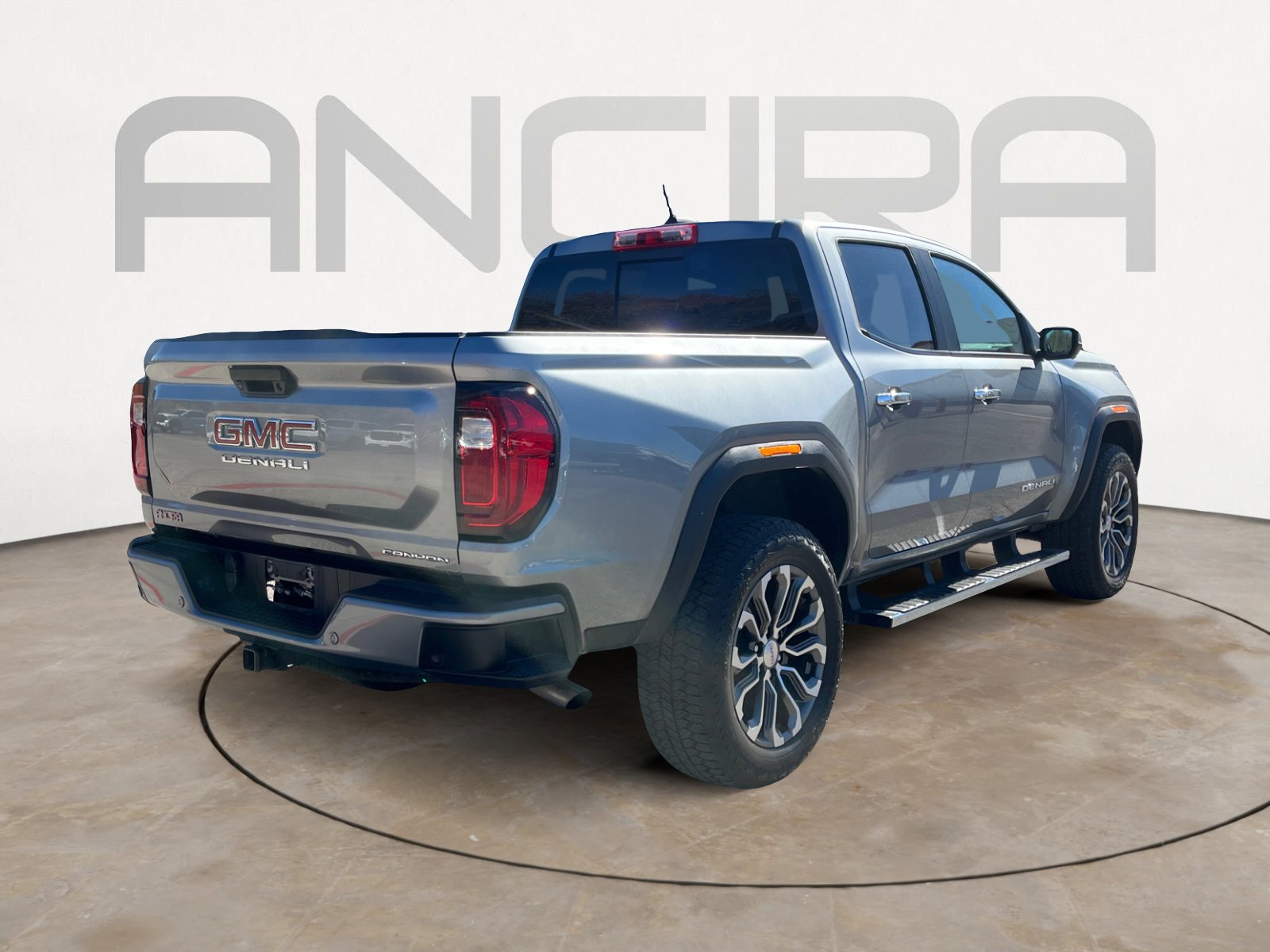 Used 2023 GMC Canyon Denali image 10