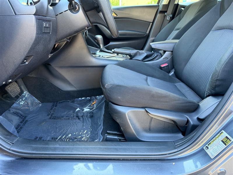 Used 2015 MAZDA MAZDA3 i Touring FWD image 38
