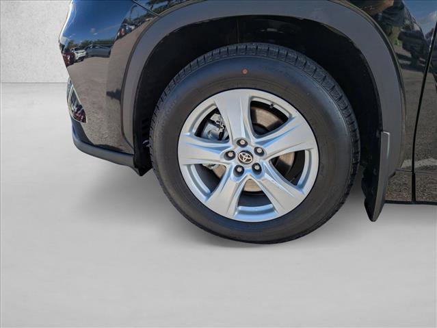 Certified 2021 Toyota Highlander LE image 25
