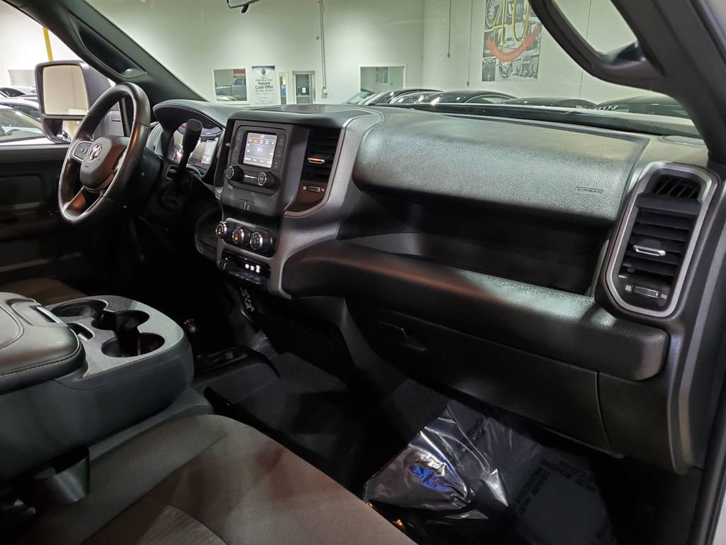 Used 2024 RAM 2500 Tradesman w/ Chrome Appearance Group image 15
