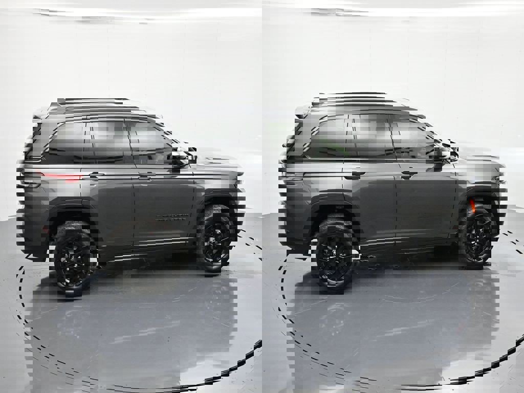 New 2026 Jeep Grand Cherokee Altitude image 29