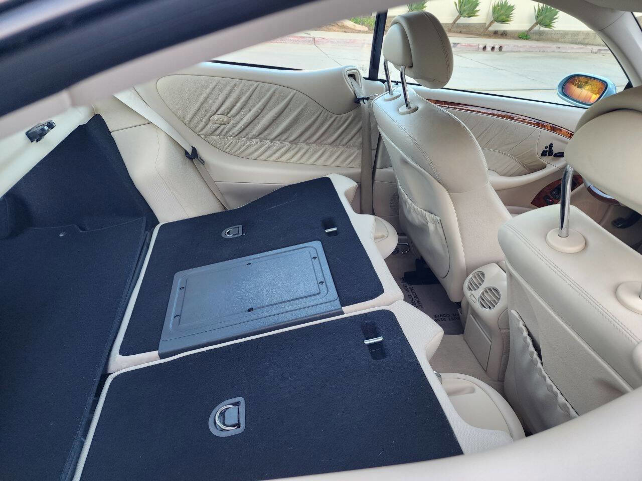 Used 2005 Mercedes-Benz CLK 320 Coupe image 33