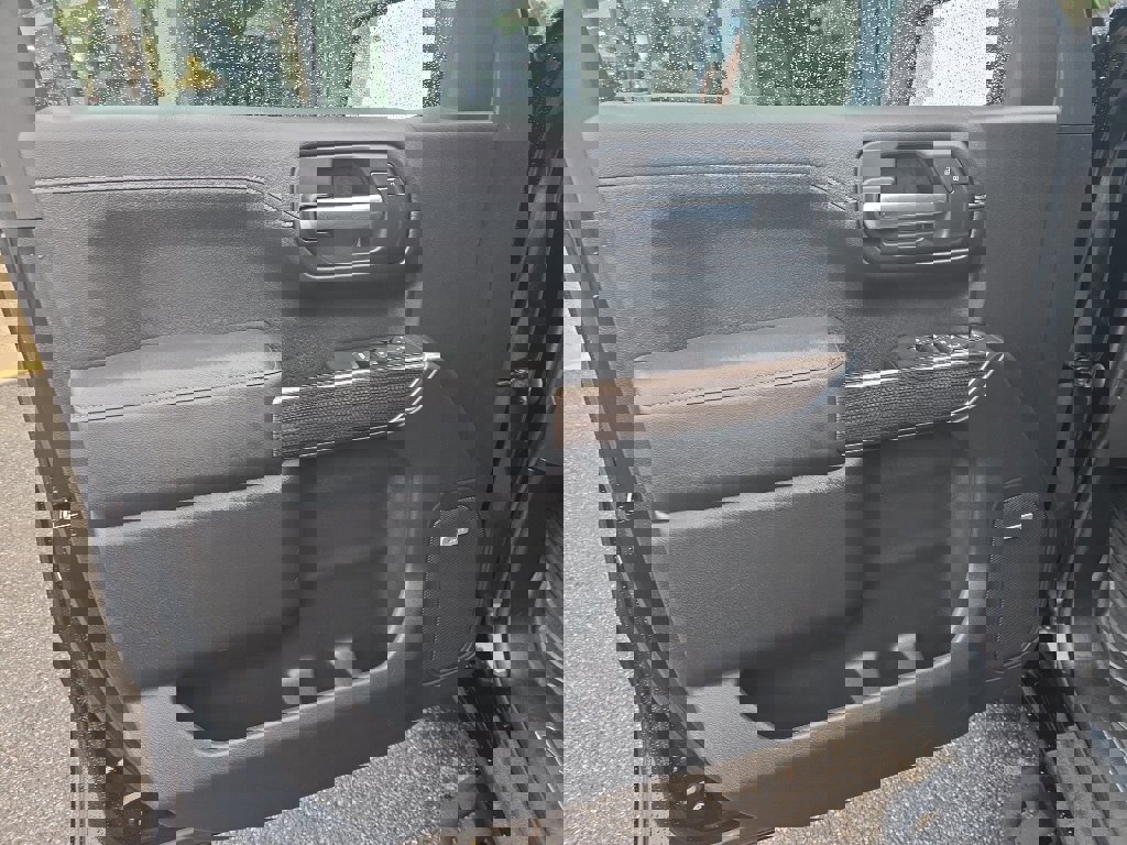 Used 2020 Chevrolet Silverado 1500 RST image 19