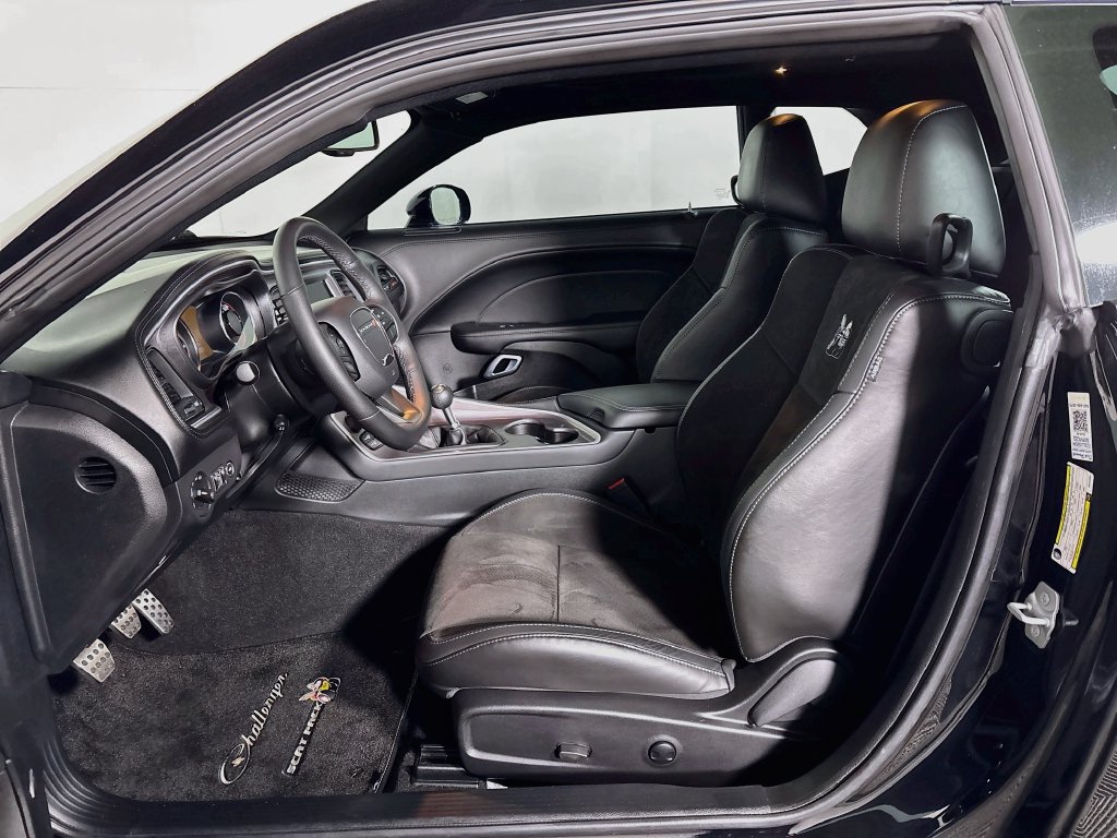 Used 2022 Dodge Challenger R/T Scat Pack w/ Dynamics Package RWD image 11
