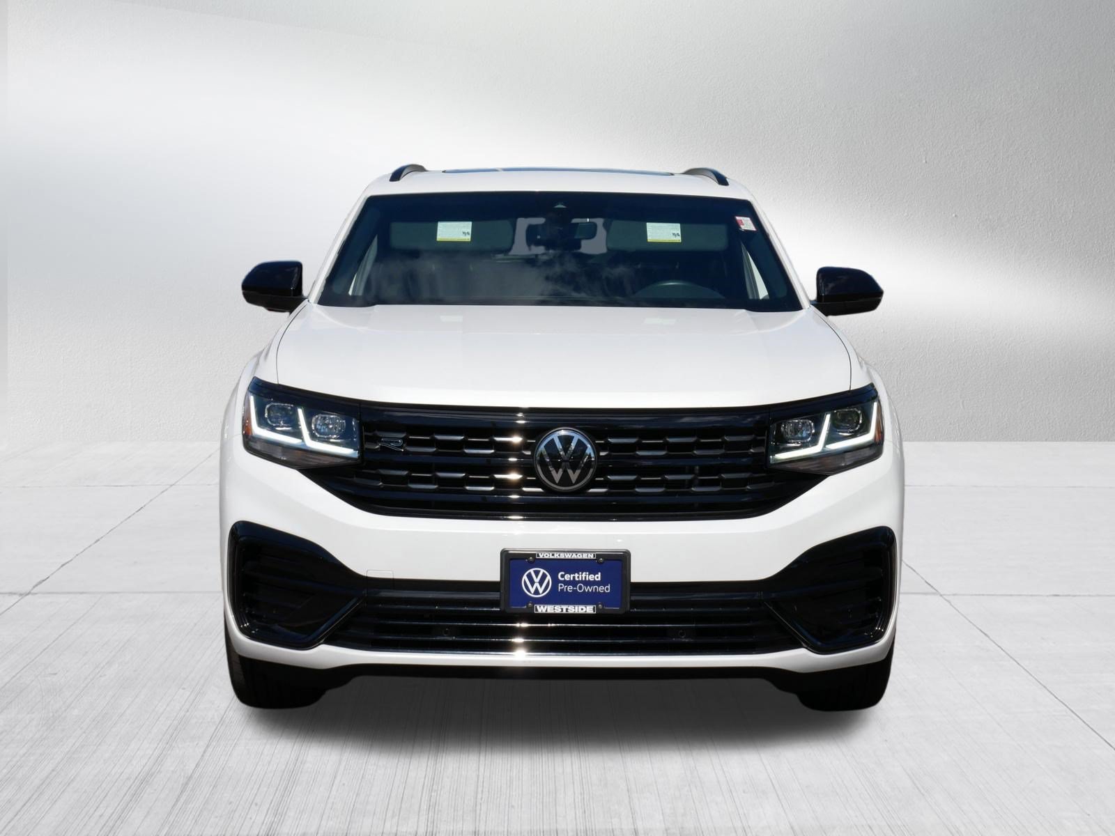 Certified 2023 Volkswagen Atlas Cross Sport SEL R-Line AWD/4WD image 2