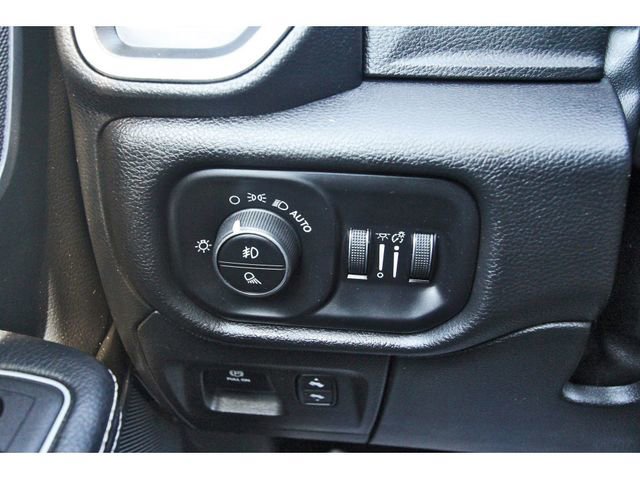 Used 2022 RAM 1500 Laramie AWD/4WD image 17
