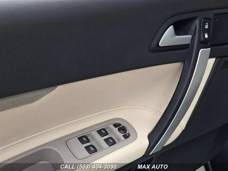 Used 2013 Volvo C70 T5 FWD image 39