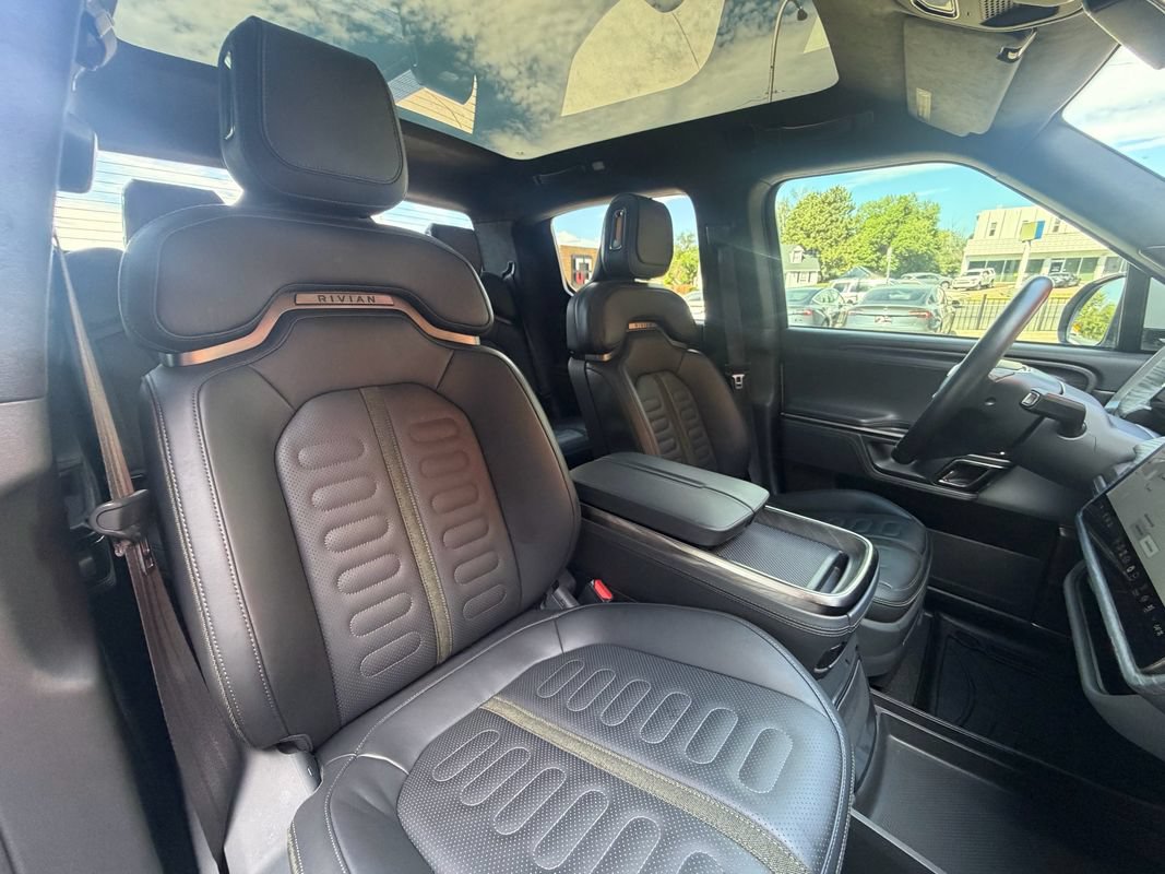 Used 2022 Rivian R1T Adventure AWD/4WD image 4