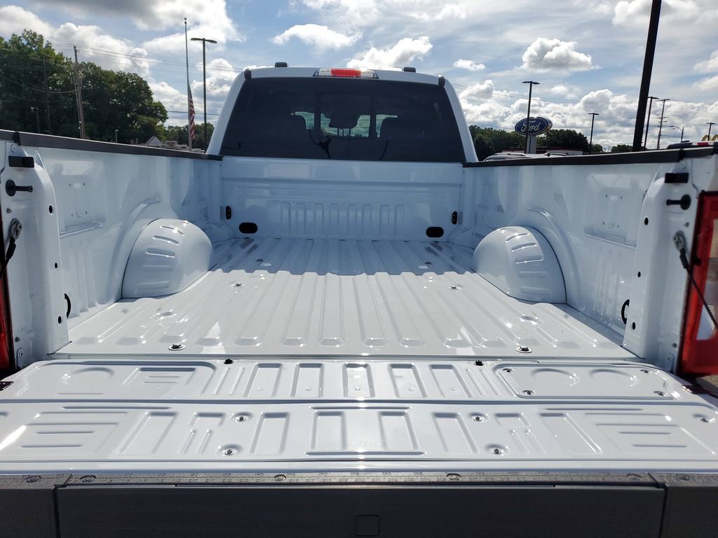 New 2026 Ford F350 4x4 Crew Cab Super Duty image 8