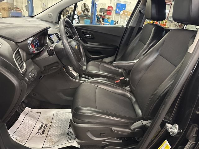 Used 2021 Chevrolet Trax LT AWD/4WD image 11
