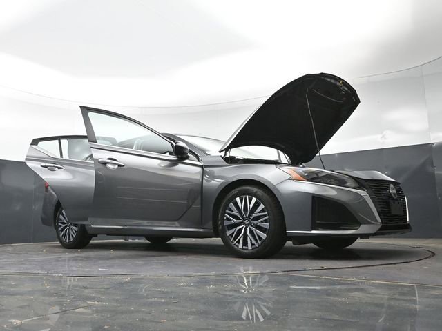 Used 2025 Nissan Altima 2.5 SV image 45