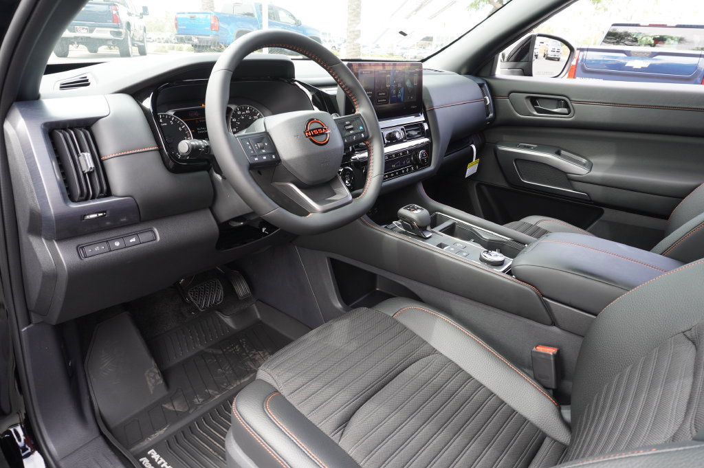 New 2026 Nissan Pathfinder Rock Creek w/ Rock Creek Premium Package AWD/4WD image 18