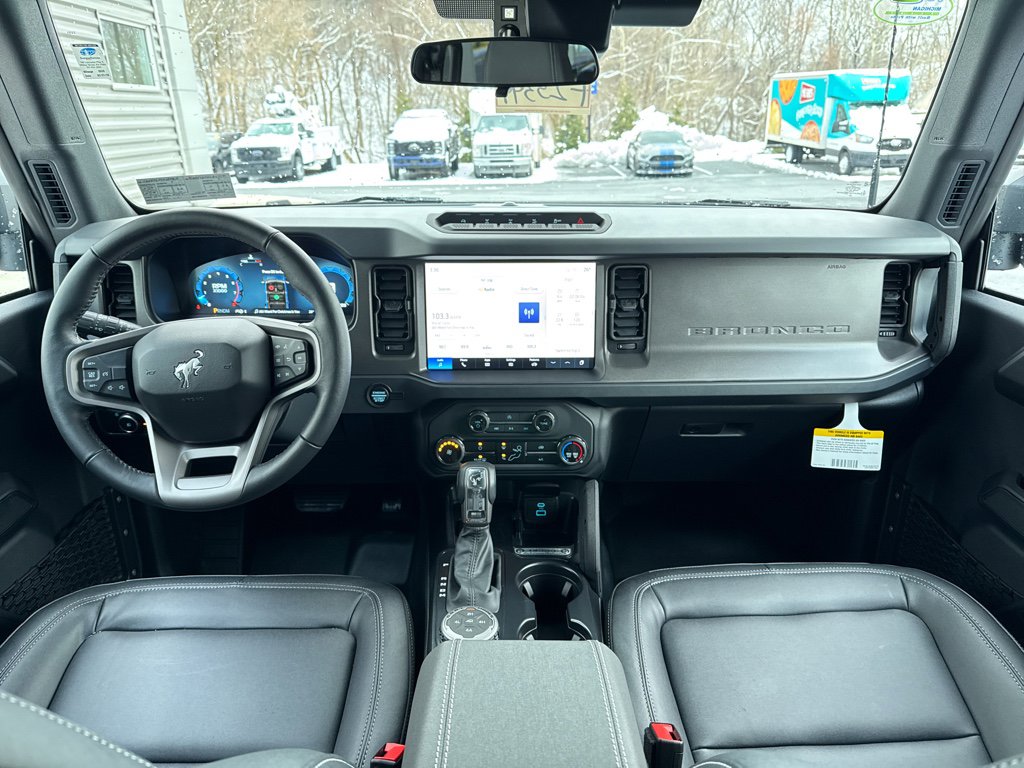 New 2025 Ford Bronco Badlands w/ Sasquatch Package AWD/4WD image 3