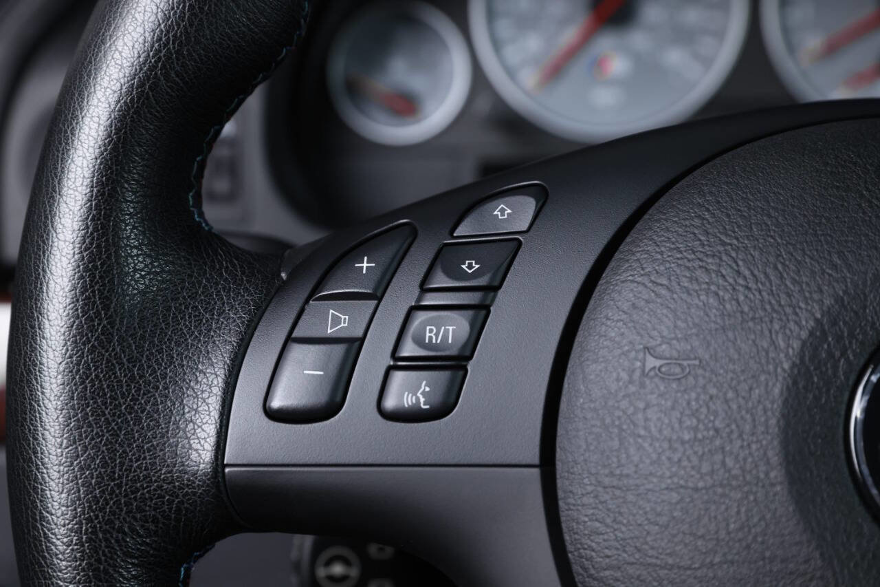 Used 2002 BMW M5 image 69