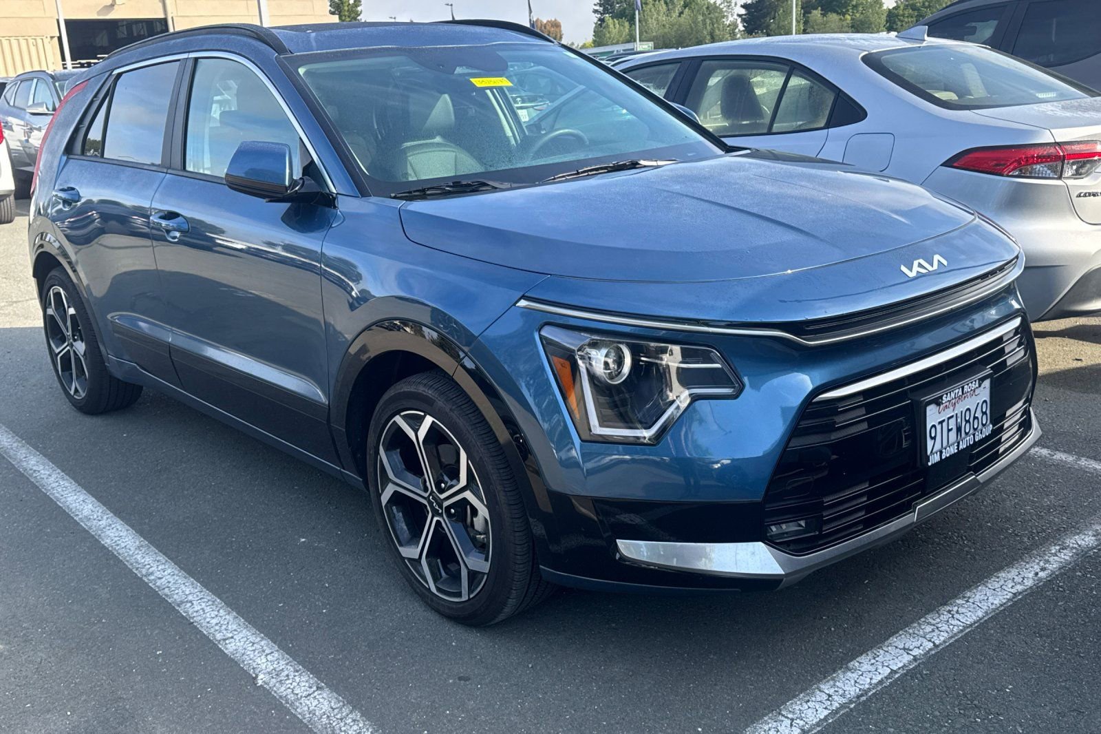 Used 2025 Kia Niro EX Touring FWD image 2