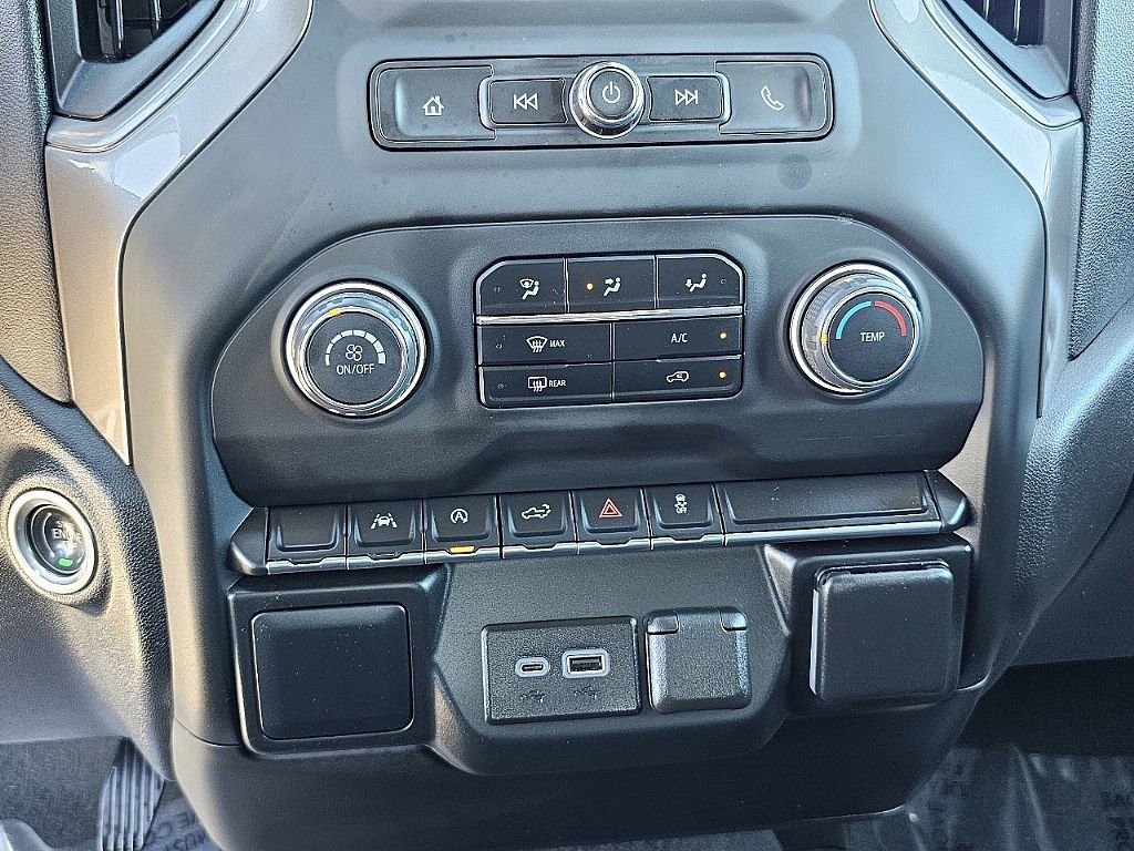 Used 2024 Chevrolet Silverado 1500 Custom image 31