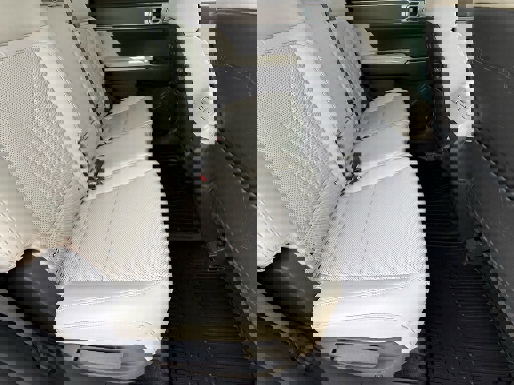 Used 2025 Hyundai Santa Fe SEL image 11