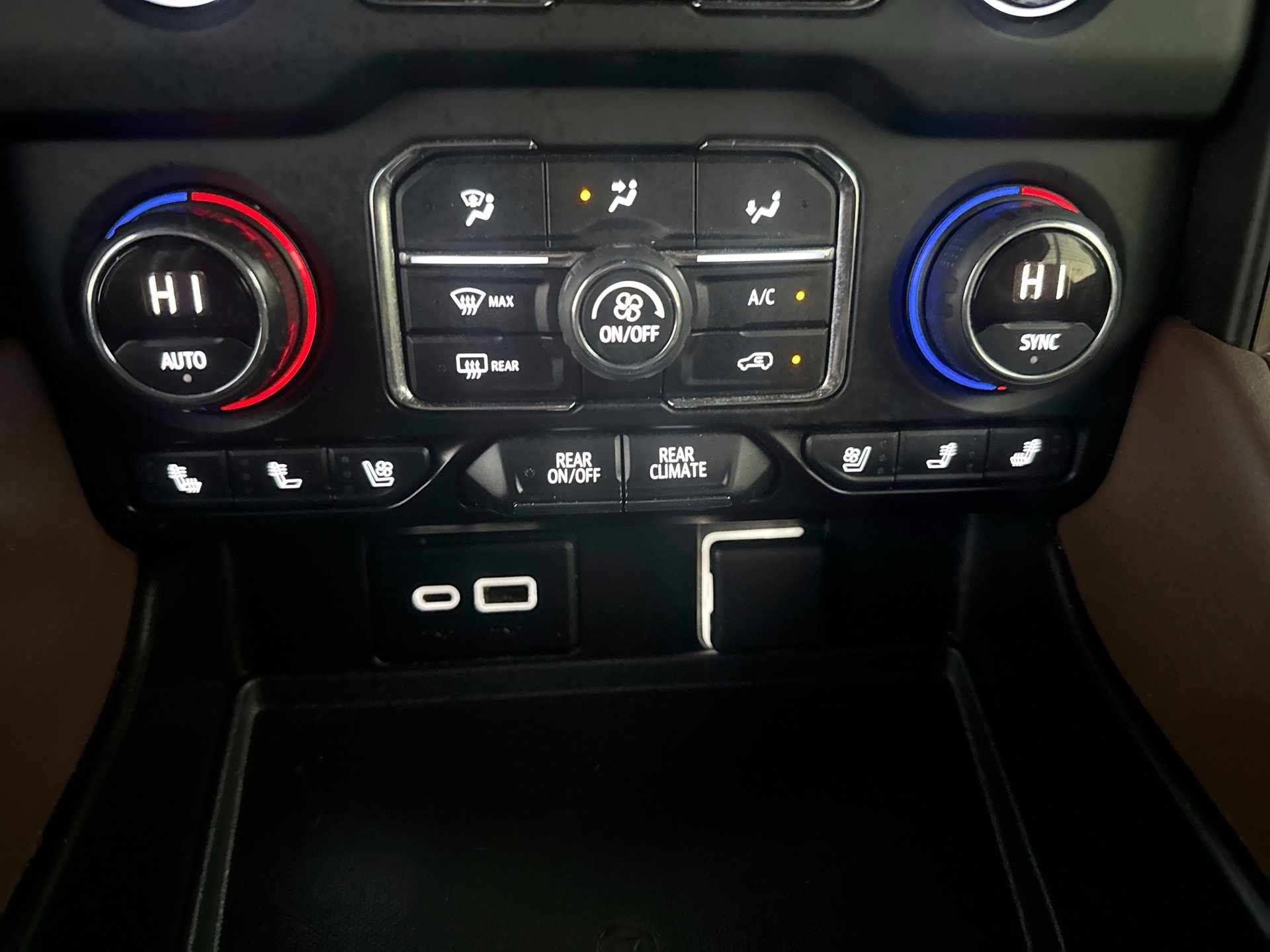 Used 2021 Chevrolet Tahoe High Country w/ Premium Package AWD/4WD image 17